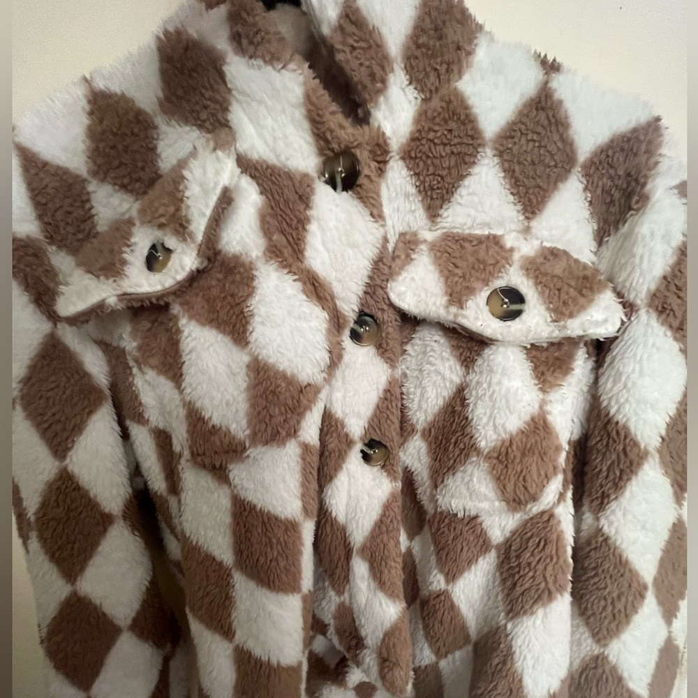 Medium brown/white patched jacket